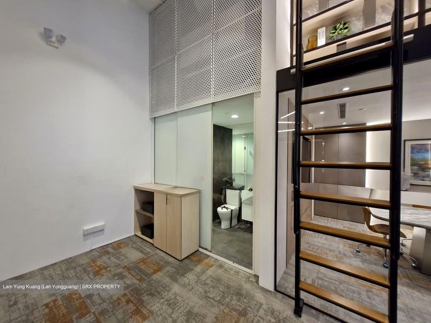 Arc 380 (D8), Office #579457541
